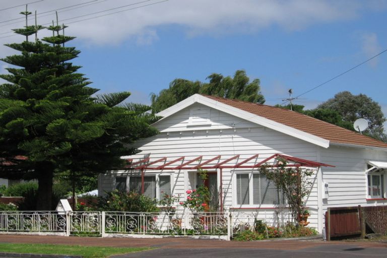 Photo of property in 68 Wolverton Street, Avondale, Auckland, 0600