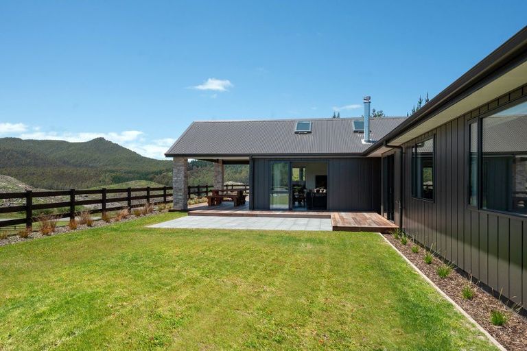 Photo of property in 11 Lochridge Drive, Kinloch, 3377