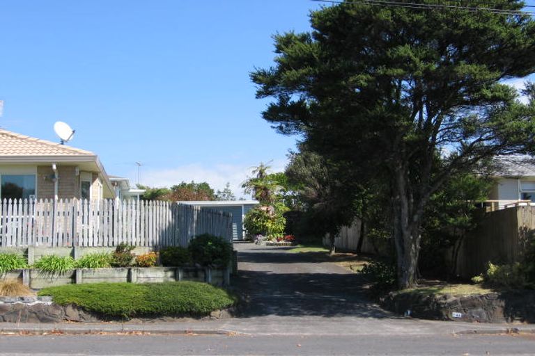 Photo of property in 2/44 County Road, Torbay, Auckland, 0630