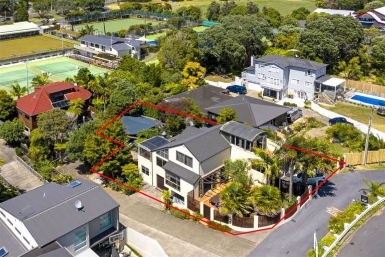 Photo of property in 2/14 Hastings Road, Mairangi Bay, Auckland, 0630