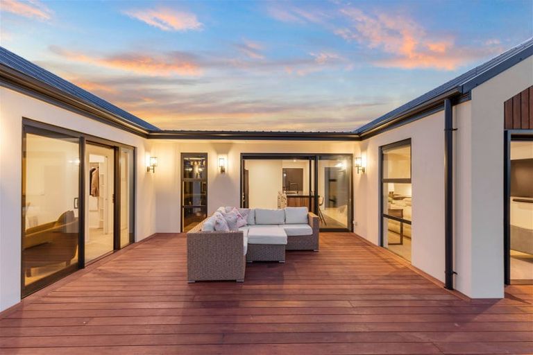 Photo of property in 17 Angus Place, Rangiora, 7400