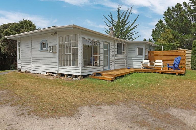 Photo of property in 1 Peace Street, Taieri Beach, Taieri Mouth, 9091