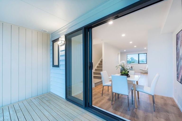 Photo of property in 5/11 Hereford Street, Te Atatu Peninsula, Auckland, 0610