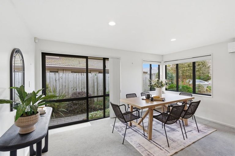 Photo of property in 12 Hatfield Place, Avonhead, Christchurch, 8042