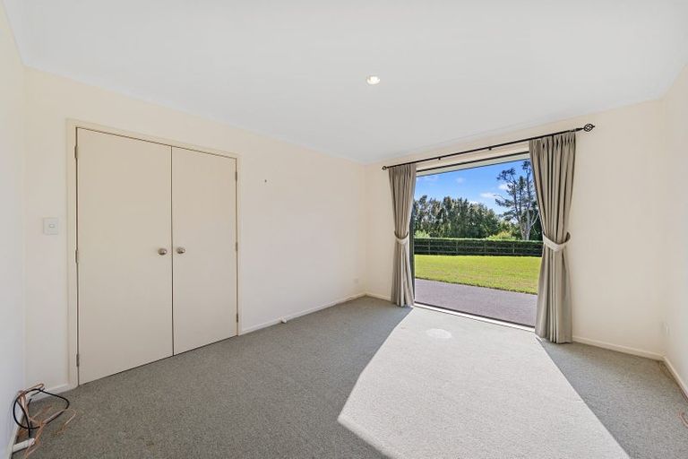 Photo of property in 58 Arrowsmith Road, Waitakere, Henderson, 0782