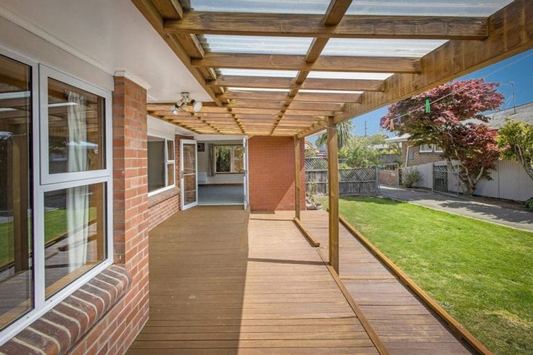 Photo of property in 28 Craven Street, Sockburn, Christchurch, 8042