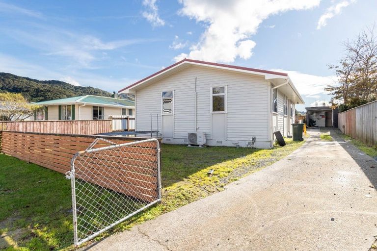 Photo of property in 8 Orewa Grove, Wainuiomata, Lower Hutt, 5014