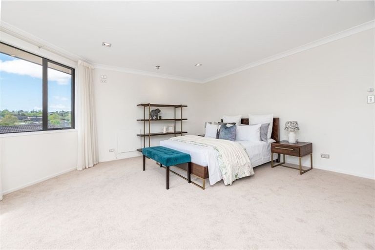 Photo of property in 39 Lake Panorama Drive, Henderson, Auckland, 0612