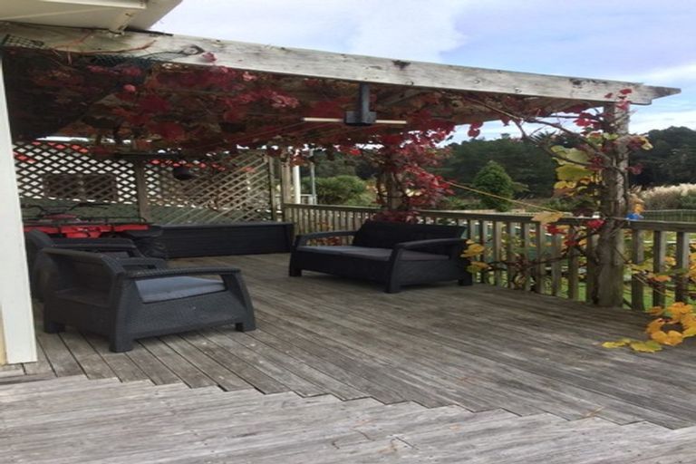 Photo of property in 28 Drake Street, Waikawa Beach, Levin, 5573