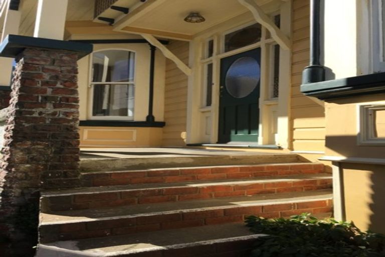 Photo of property in 107 Pirie Street, Mount Victoria, Wellington, 6011