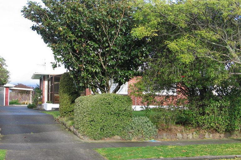 Photo of property in 142 Limbrick Street, Terrace End, Palmerston North, 4410