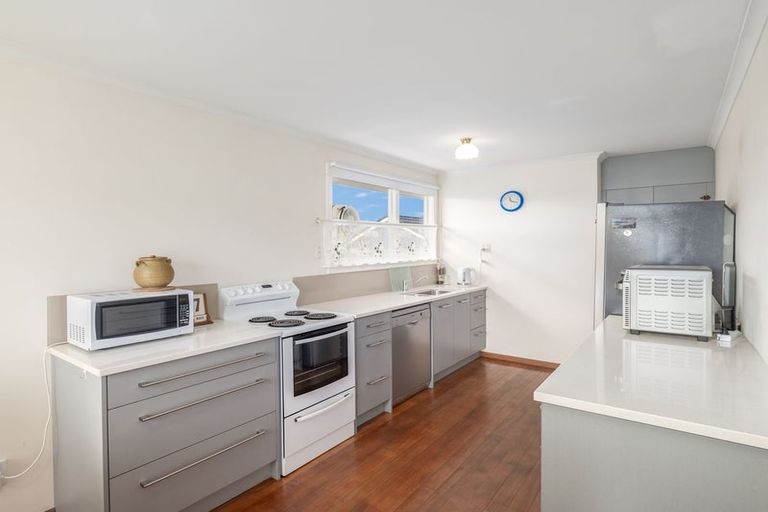 Photo of property in 33 Compton Street, Woolston, Christchurch, 8062