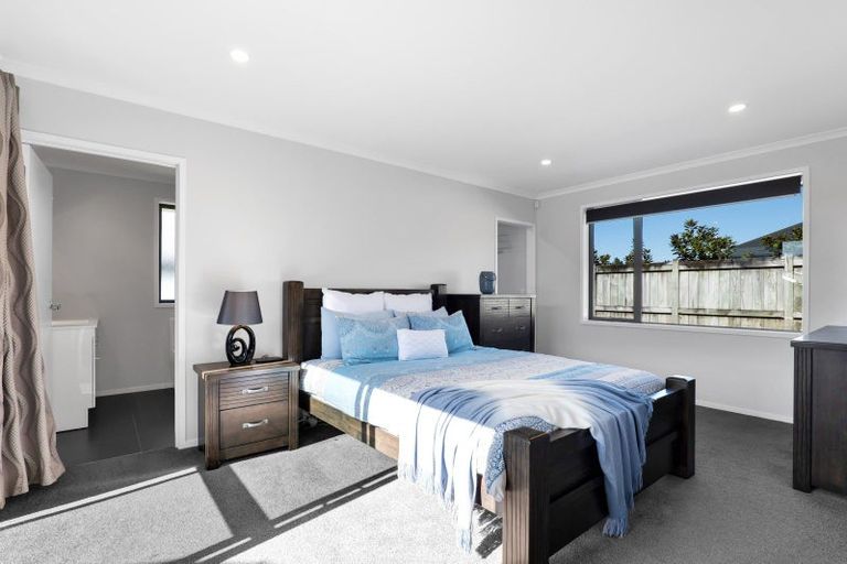 Photo of property in 25 Fernbrook Drive, Hurworth, New Plymouth, 4310