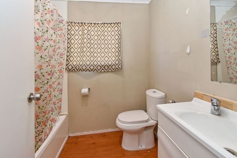 Photo of property in 1/43 Solveig Place, Randwick Park, Auckland, 2105