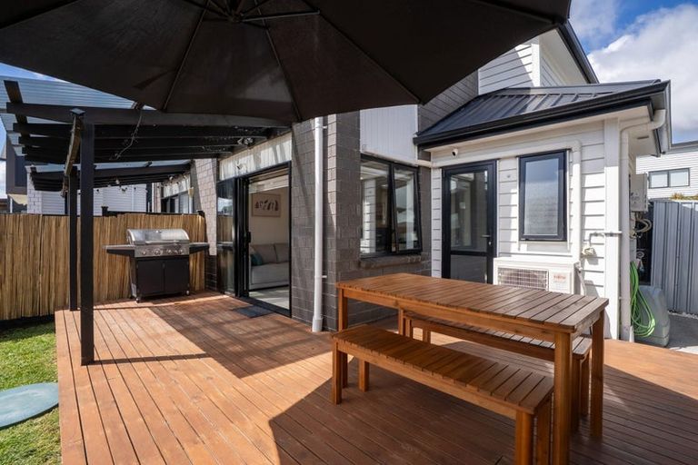 Photo of property in 7 Observation Green, Hobsonville, Auckland, 0616