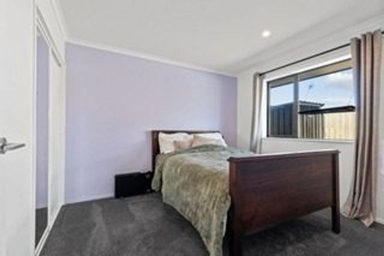 Photo of property in 32 Selfe Crescent, Burwood, Christchurch, 8083