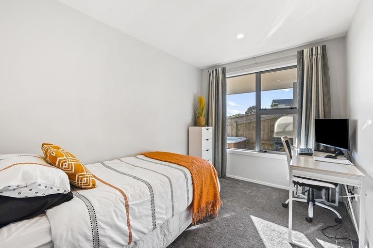 Photo of property in 99 Kakariki Grove, Waikanae, 5036