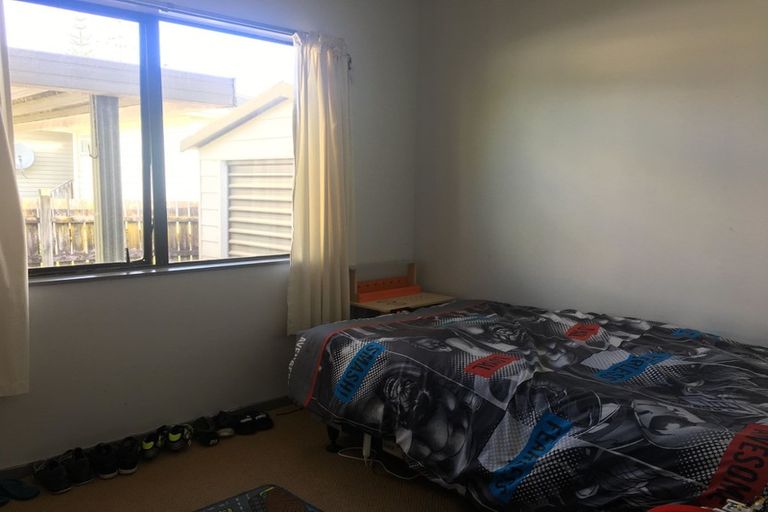 Photo of property in 2/27 Reelick Avenue, Pakuranga Heights, Auckland, 2010