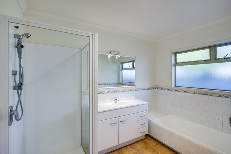 Photo of property in 54 Neeve Road, Taradale, Napier, 4112