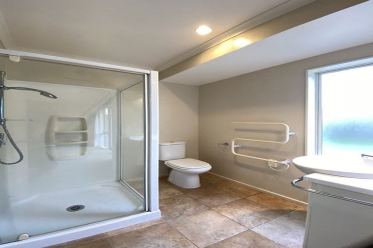 Photo of property in 15 Sierra Court, Roslyn, Palmerston North, 4414