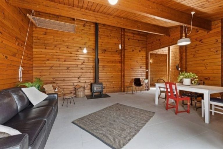 Photo of property in 27 Clarks Beach Road, Clarks Beach, 2122