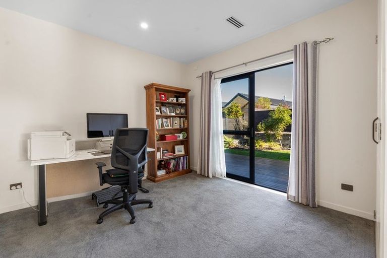 Photo of property in 14 Leebank Crescent, Riverhead, 0820