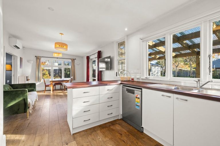 Photo of property in 243 Edgeware Road, Edgeware, Christchurch, 8013