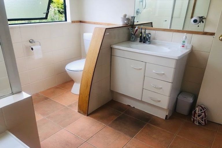 Photo of property in 5 Makora Road, Otaihanga, Paraparaumu, 5036