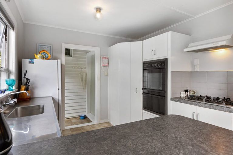 Photo of property in 1/5 Rainsford Street, Moturoa, New Plymouth, 4310