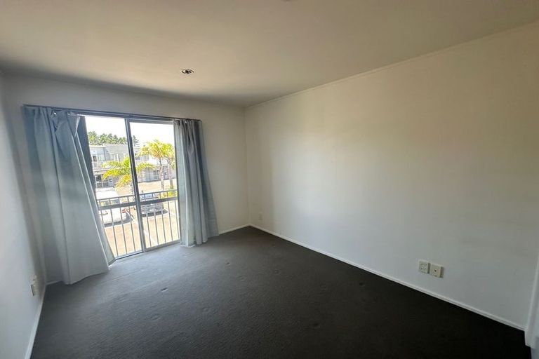 Photo of property in 9/15 Bishop Lenihan Place, East Tamaki, Auckland, 2013