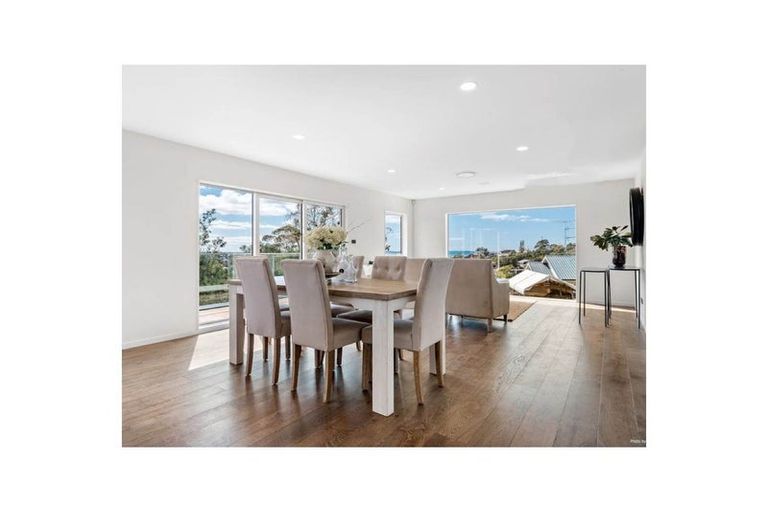 Photo of property in 185b Browns Bay Road, Browns Bay, Auckland, 0630