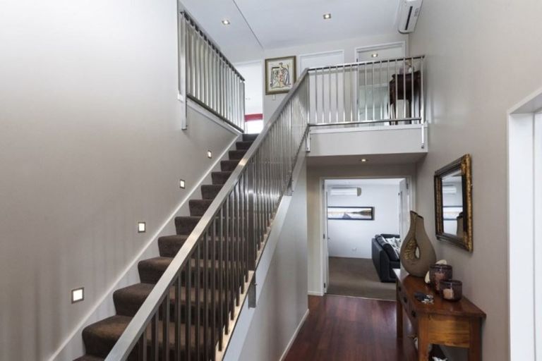 Photo of property in 31 Linkwater Way, Parklands, Christchurch, 8083