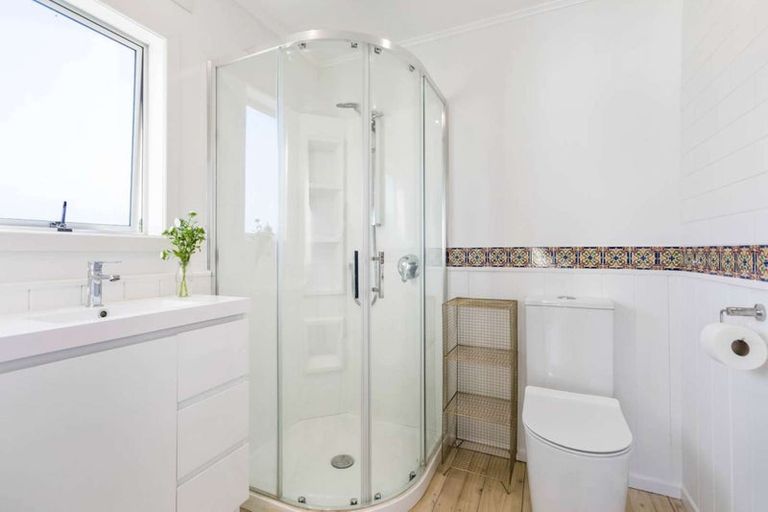 Photo of property in 39 Langton Road, Stanmore Bay, Whangaparaoa, 0932