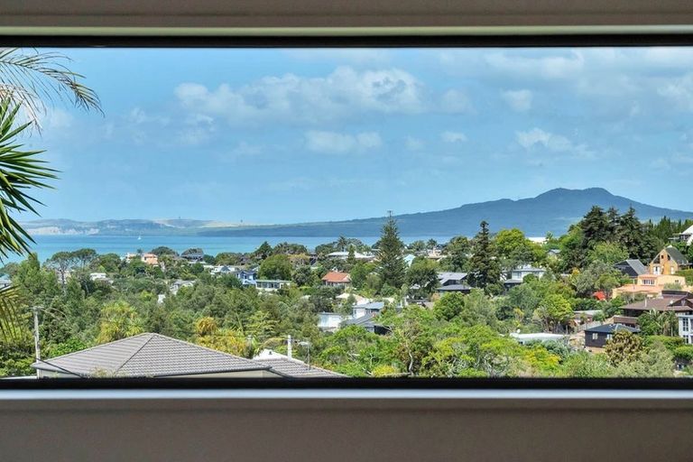Photo of property in 64 Channel View Road, Campbells Bay, Auckland, 0630
