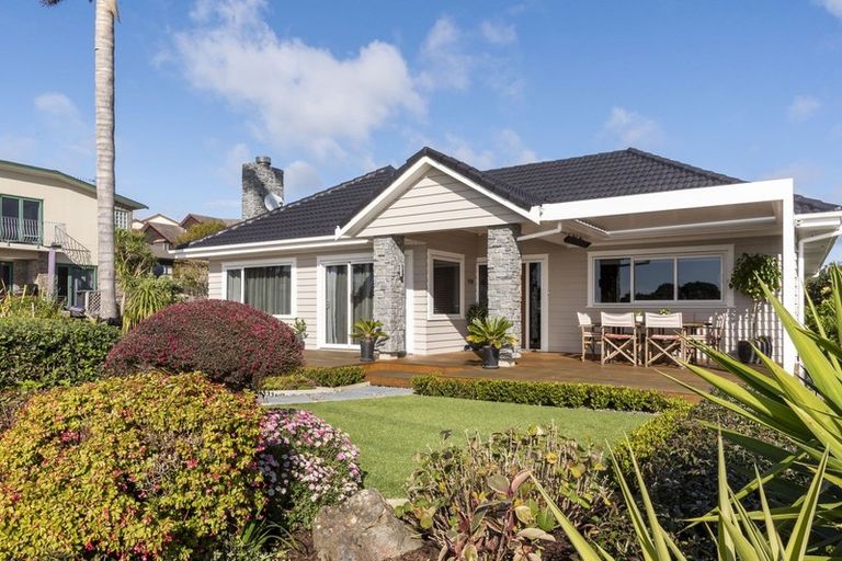 Photo of property in 172 Mellons Bay Road, Mellons Bay, Auckland, 2014