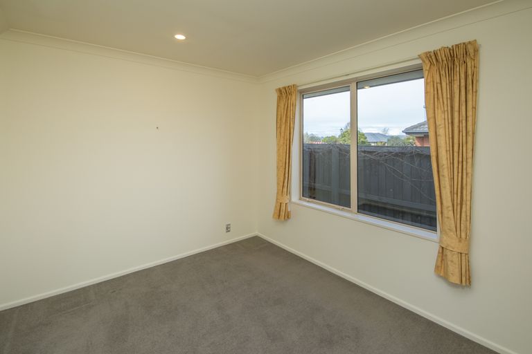 Photo of property in 15 Calvandra Grove, Rangiora, 7400