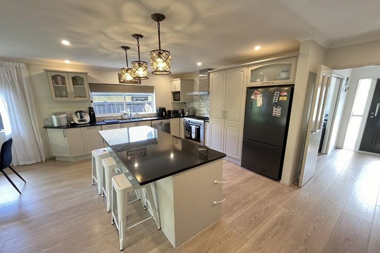 Photo of property in 3 Pohutukawa Place, Karaka, Papakura, 2113