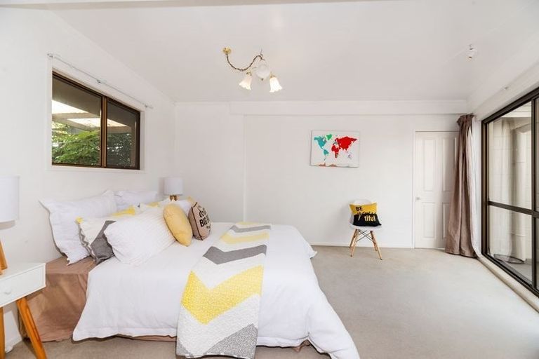 Photo of property in 11 View Road, Shelly Park, Auckland, 2014