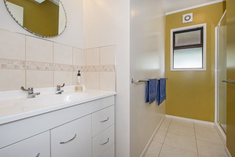 Photo of property in 27 Taiwa Road, Oakura, Hikurangi, 0184