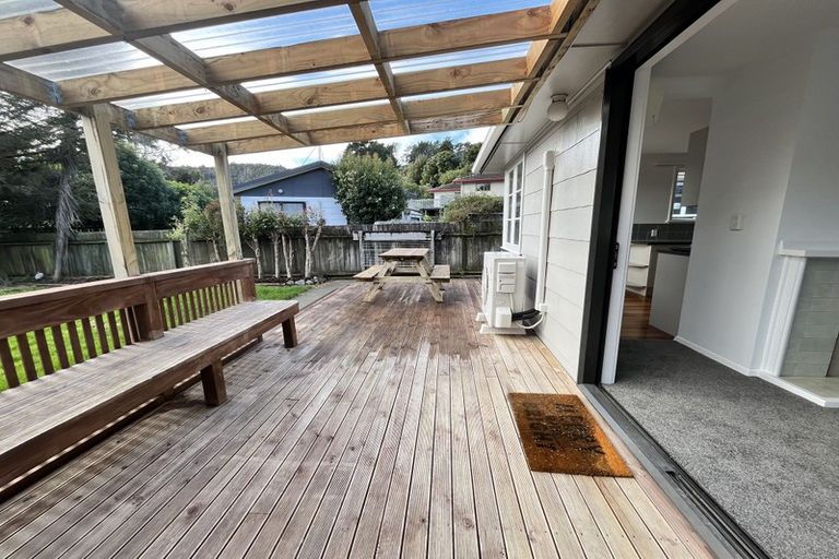 Photo of property in 9 Kamahi Street, Stokes Valley, Lower Hutt, 5019