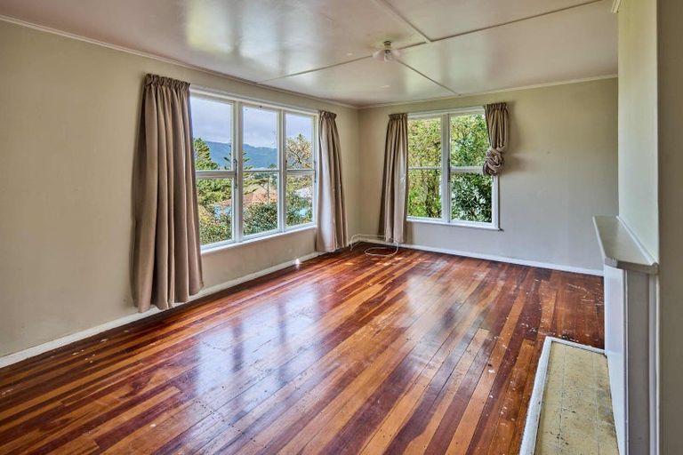 Photo of property in 14 Gloucester Street, Cannons Creek, Porirua, 5024