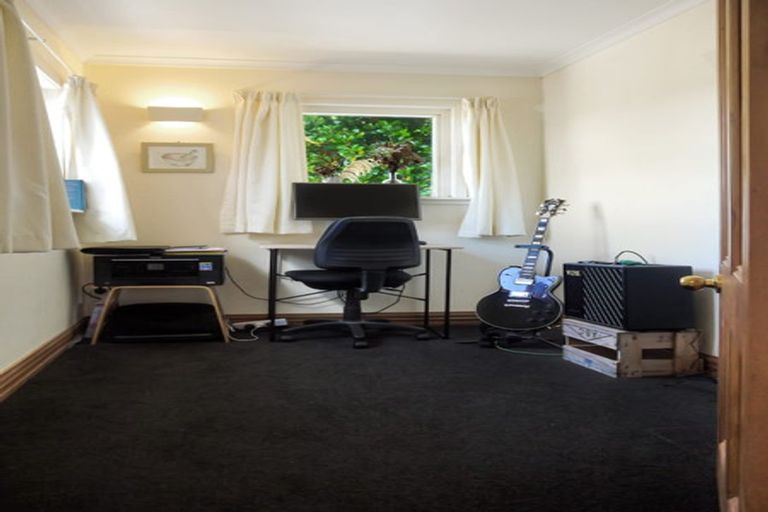 Photo of property in 33 Reuben Avenue, Brooklyn, Wellington, 6021