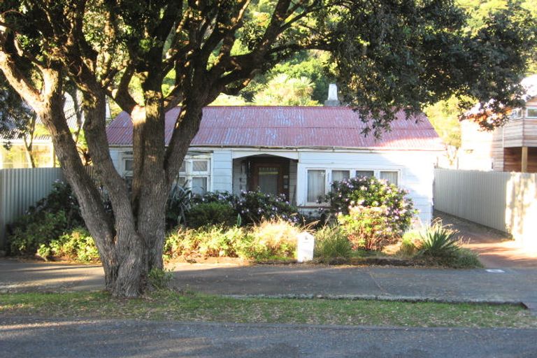 Photo of property in 101 Oroua Street, Eastbourne, Lower Hutt, 5013