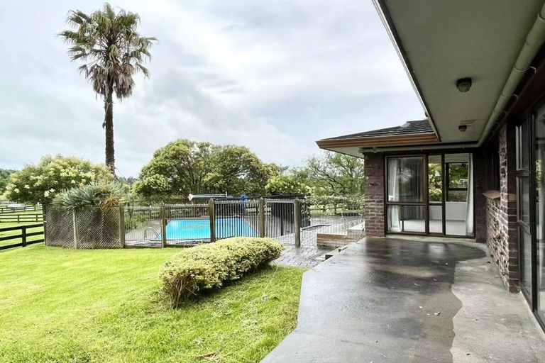 Photo of property in 143 Hamlin Road, Ardmore, Papakura, 2582