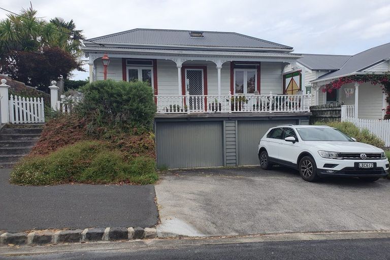 Photo of property in 9 Hastings Parade, Devonport, Auckland, 0624