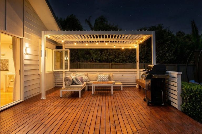 Photo of property in 1/1 Tawa Road, Te Atatu Peninsula, Auckland, 0610