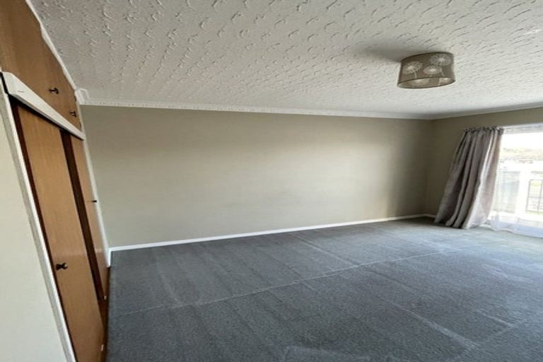 Photo of property in 2/404 Main North Road, Redwood, Christchurch, 8051