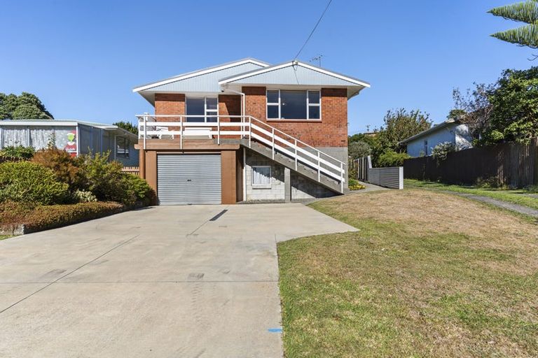 Photo of property in 20 Alberta Road, Glen Avon, New Plymouth, 4312