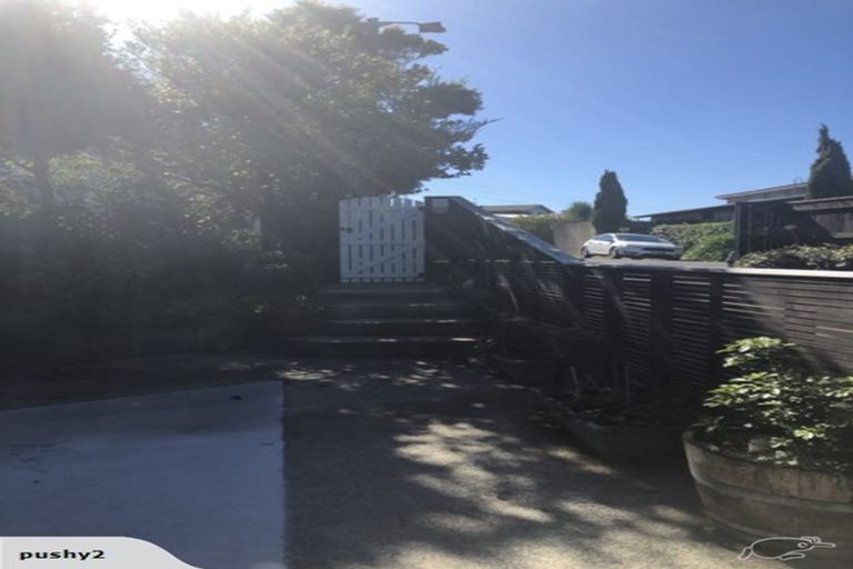 Photo of property in 83 Tirohanga Road, Tirohanga, Lower Hutt, 5010