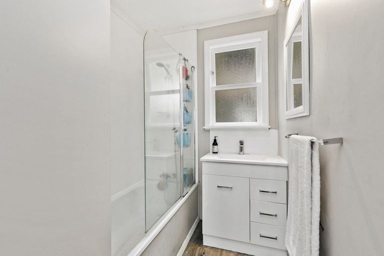 Photo of property in 27 Kopara Grove, Stokes Valley, Lower Hutt, 5019